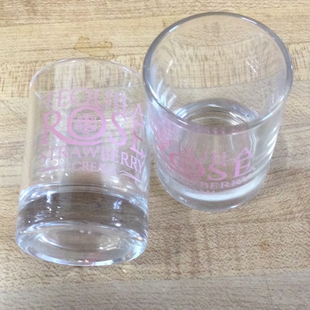 New 2 Tequila rose shot glasses